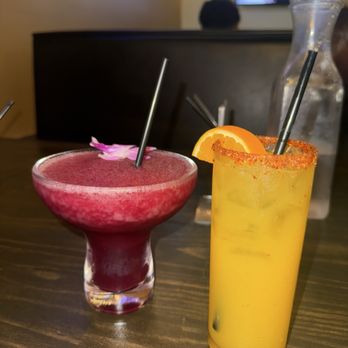 DSTRKT Bar & Grill - Sports Bars Near Me - Chicago, Illinois