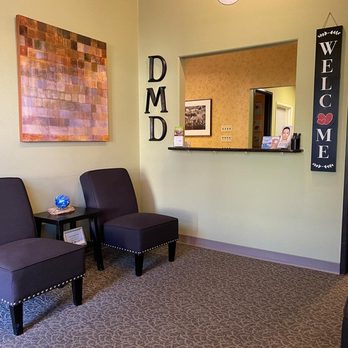 Renee Weichel, DMD PC - Reception area - Cosmetic Dentists Near Me - Tualatin, Oregon Renee Weichel, DMD PC - Reception area - Cosmetic Dentists Near Me - Tualatin, Oregon