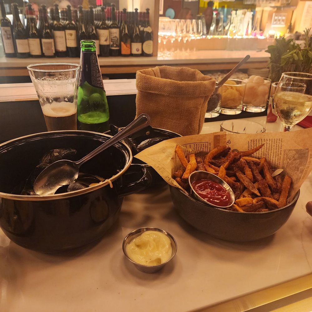 Amelie - Modules and frites - Wine Bars Near Me - Washington, DC, District of Columbia Amelie - Modules and frites - Wine Bars Near Me - Washington, DC, District of Columbia