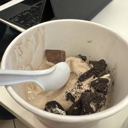 Umix Frozen Yogurt