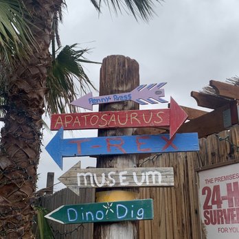 Cabazon Dinosaurs - Museums Near Me - Cabazon, California