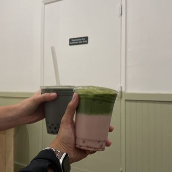 Elite Experience: Sojeata, Fullerton - strawberry matcha + mixed blueberry - Yelp Events Near Me - Fullerton, California
