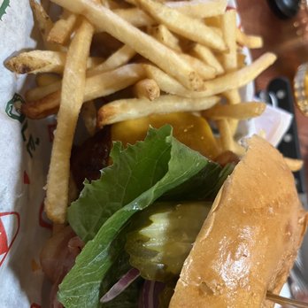 Joshua Tree Saloon - BBQ Bacon Burger with fries - Dive Bars Near Me - Joshua Tree, California Joshua Tree Saloon - BBQ Bacon Burger with fries - Dive Bars Near Me - Joshua Tree, California