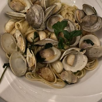 Mamma Lombardi's Restaurant - Linguini with clam sauce - Italian Near Me - Holbrook, New York