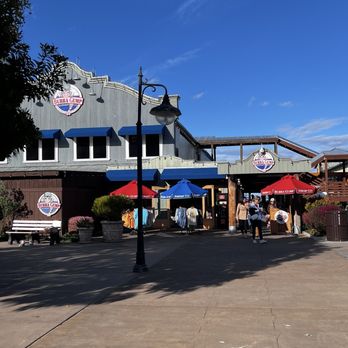 Bubba Gump Shrimp - Seafood Near Me - Monterey, California