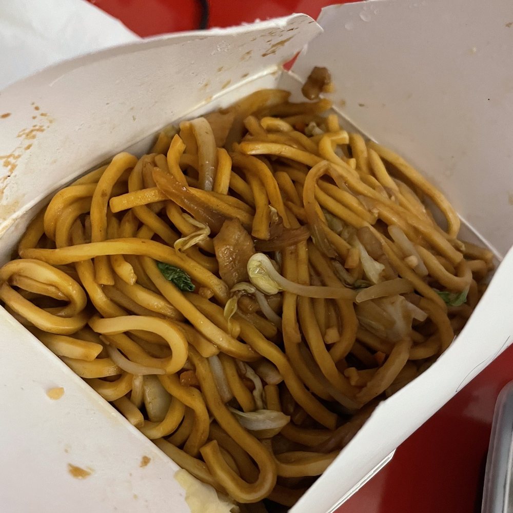 Yummy City - Chicken lo mein. Super disappointing - lacks umami and tastes like old oil and overused wok - Chinese Near Me - New York, New York