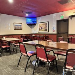 Mama 'n Papa's Pizza Grotto - Dining area