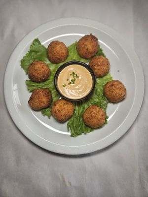 MJ's at Buttonwood Manor by null