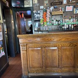 Wallenwein's Hotel - Century old bar