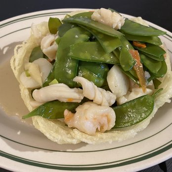 Silver Seafood Restaurant - BN02. Mixed Seafood in a Basket Nest - Seafood Near Me - Chicago, Illinois