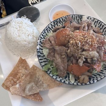 Thai Paradise - Lunch special Garlic and Pepper - Thai Near Me - Monterey Park, California Thai Paradise - Lunch special Garlic and Pepper - Thai Near Me - Monterey Park, California