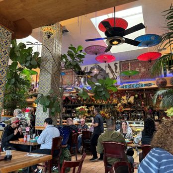 Tower Cafe - Inside Tower Cafe - Breakfast & Brunch Near Me - Sacramento, California