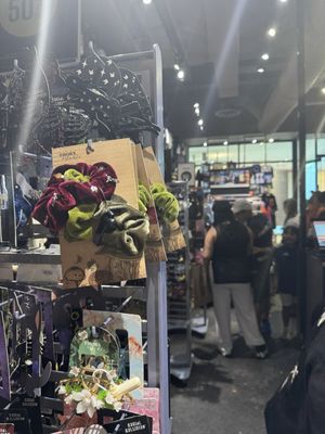 HOT TOPIC - Updated September 2026 - 10 Photos & 34 Reviews - 90 15 ...