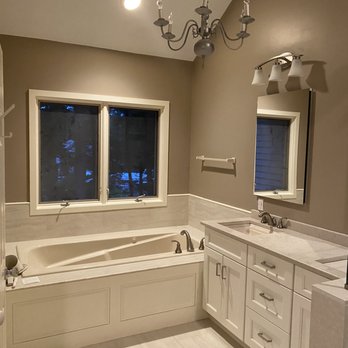 Eagle Quality Construction - a bathroom with two sinks and a tub - General Contractors Near Me - Morristown, New Jersey Eagle Quality Construction - a bathroom with two sinks and a tub - General Contractors Near Me - Morristown, New Jersey