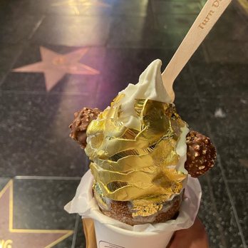 Turn Dough - Gold n Kiss - Ice Cream & Frozen Yogurt Near Me - Los Angeles, California Turn Dough - Gold n Kiss - Ice Cream & Frozen Yogurt Near Me - Los Angeles, California