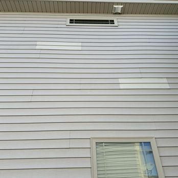 Sands Roofing And Construction - House 1 improper color match and siding replacement. Replace the whole panel!!! - Roofing Near Me - Lexington, South Carolina Sands Roofing And Construction - House 1 improper color match and siding replacement. Replace the whole panel!!! - Roofing Near Me - Lexington, South Carolina