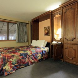 Americas Best Value Inn Newton - One Double Bed Suite Jacuzzi