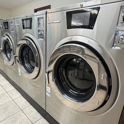 Biggies Tanning & Laundry - Large Capacity Washers