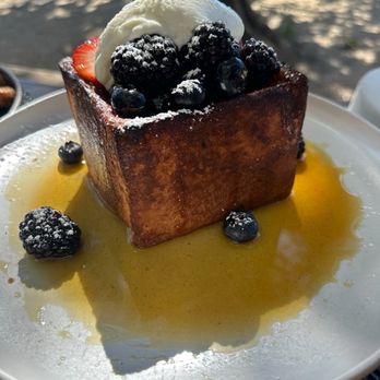 John Ash - Sonoma French Toast: a homemade brioche, estate berries, orange-vanilla sauce, whipped mascarpone - American Near Me - Santa Rosa, California John Ash - Sonoma French Toast: a homemade brioche, estate berries, orange-vanilla sauce, whipped mascarpone - American Near Me - Santa Rosa, California