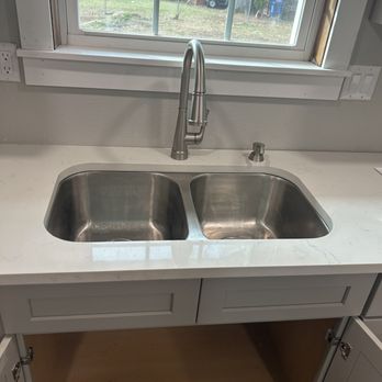 Coleman And Sons Plumbing - New kitchen sink faucet on new kitchen cabinets and top - Plumbing Near Me Coleman And Sons Plumbing - New kitchen sink faucet on new kitchen cabinets and top - Plumbing Near Me