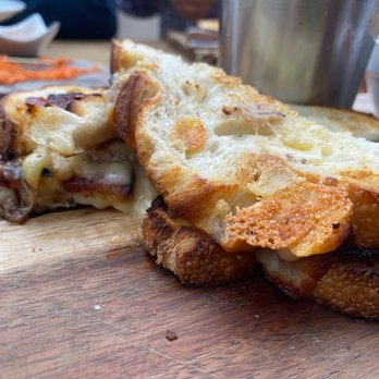 Sur at The Barnyard - Grilled Cheese With Bacon - New American Near Me - Carmel, California Sur at The Barnyard - Grilled Cheese With Bacon - New American Near Me - Carmel, California