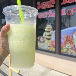 United Paleteria Y Nieveria - Cucumber lime agua Fresca! Huge portion!
