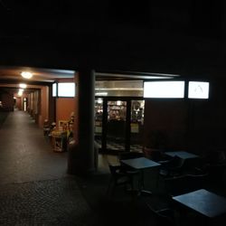 Stop Over - Esterno a sera