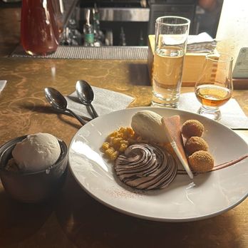 Uchiko Houston - Sushi Bars Near Me - Houston, Texas Uchiko Houston - Sushi Bars Near Me - Houston, Texas
