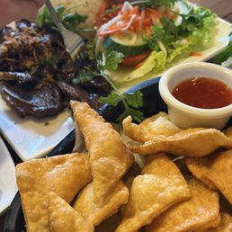 A12. Crab Flakes Meat and Cream Cheese Wontons
