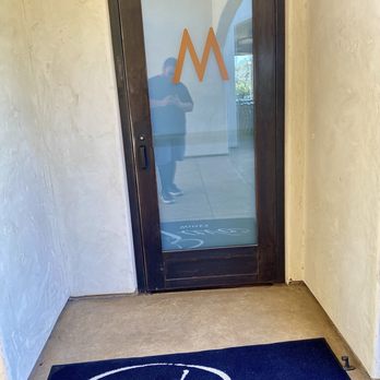 Rava Wines - Men's Bathroom - Wine Tasting Room Near Me - Paso Robles, California