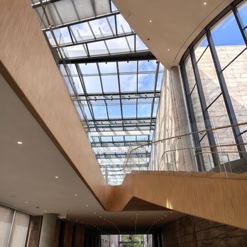 Joslyn Art Museum - Beautiful lobby - Art Museums Near Me - Omaha, Nebraska