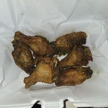 Beanie's Bar & Grill - Traditional Lemon Pepper Wings - American Near Me - Mount Joy, Pennsylvania