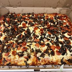 Franco's Pizza - LARGE pizza with pepperoni and mushrooms