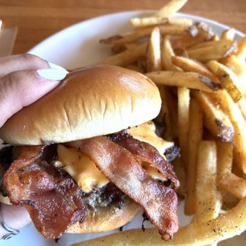 Applebee's Grill + Bar - Burger Classic Bacon Cheeseburger - American Near Me - Vallejo, California Applebee's Grill + Bar - Burger Classic Bacon Cheeseburger - American Near Me - Vallejo, California