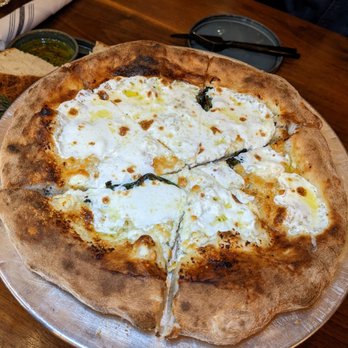 Quartiere - Quattro Formaggi - Pizza Near Me - Stamford, Connecticut Quartiere - Quattro Formaggi - Pizza Near Me - Stamford, Connecticut