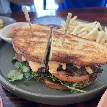 Fig & Ginger - Steak sandwich - Breakfast & Brunch Near Me - Honolulu, Hawaii Fig & Ginger - Steak sandwich - Breakfast & Brunch Near Me - Honolulu, Hawaii