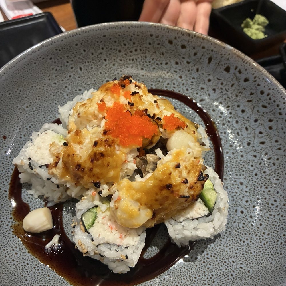 Kabuki Japanese Restaurant - Alaskan Roll - Japanese Near Me - Oxnard, California