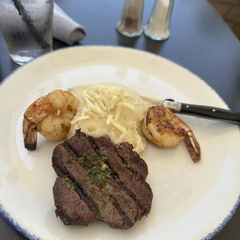 Beachside Restaurant and Bar - New American Near Me - Marina del Rey, California