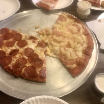 Boulevard Pizza - Hawaiian/pepperoni pizza, large. Two adults, a teen, a tween, plenty of leftover chicken & pizza after we all ate more than enough. - Pizza Near Me - Sparks, Nevada Boulevard Pizza - Hawaiian/pepperoni pizza, large. Two adults, a teen, a tween, plenty of leftover chicken & pizza after we all ate more than enough. - Pizza Near Me - Sparks, Nevada
