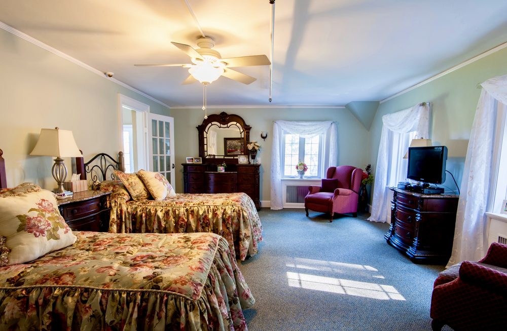 CHRISTIAN FELLOWSHIP HOUSE Updated August 2024 32 Photos 369