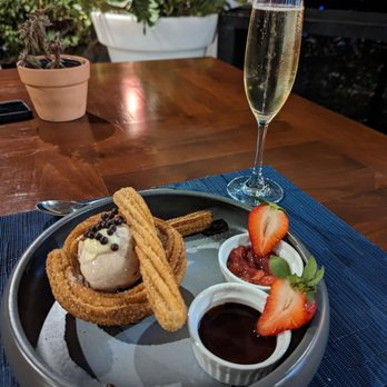 Aleta - Churros twist and cinnamon ice cream - Seafood Near Me - Cabo San Lucas, BCS Aleta - Churros twist and cinnamon ice cream - Seafood Near Me - Cabo San Lucas, BCS