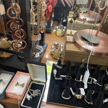 Thrifty Treasures - Antiques Near Me - Irmo, South Carolina