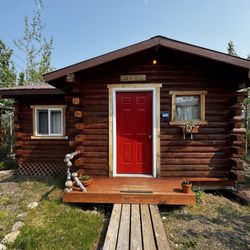EarthSong Lodge & Cabins