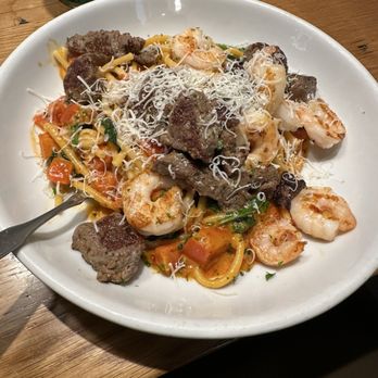 Olive Garden Italian Restaurant - Calabrian Steak & Shrimp Bucatini* - Italian Near Me - Burbank, California Olive Garden Italian Restaurant - Calabrian Steak & Shrimp Bucatini* - Italian Near Me - Burbank, California