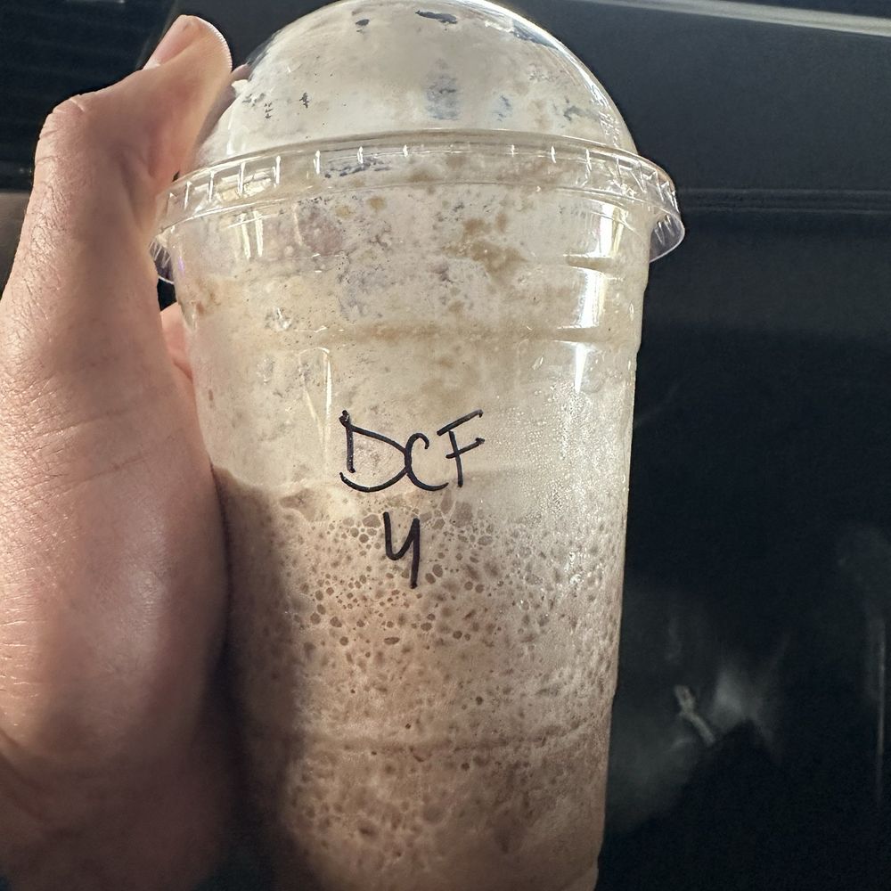If you like your frappe to be have ice chunks that you can't even suck through the straw. Then this is your place.