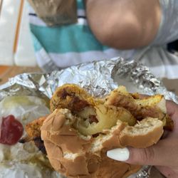 Sapphire Beach Bar - Grilled chicken burger with bacon and grilled pineapple