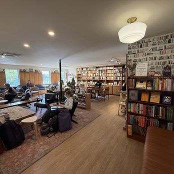 Flor - Love the sitting space--and BOOKS - Coffee & Tea Near Me - Washington, DC, District of Columbia