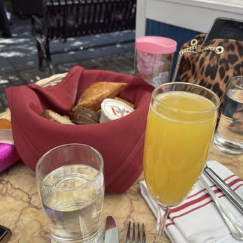 Le Diplomate - Brasseries Near Me - Washington, DC, District of Columbia