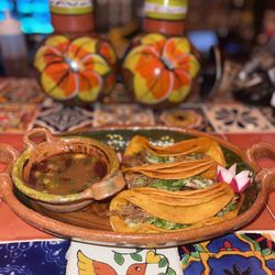 Mesa Maya