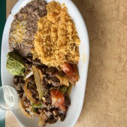 Señor G's & B - Famous Fajitas Plate
